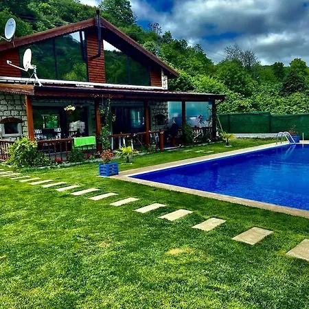 Villa Gizlibahcekabakoz *